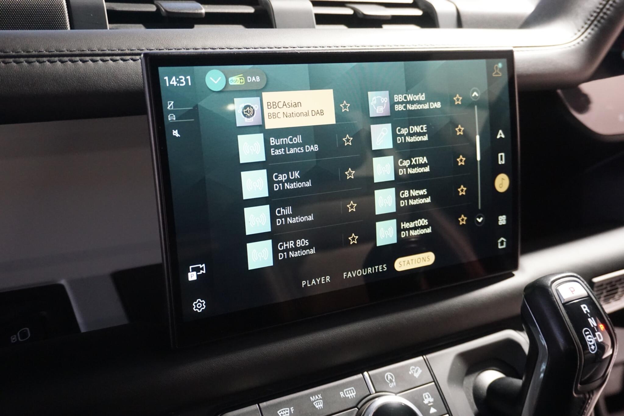 Land Rover Defender 110 3.0 D300 MHEV X-Dynamic HSE SUV 5dr Diesel Auto 4WD Euro 6 (s/s) (300 ps)